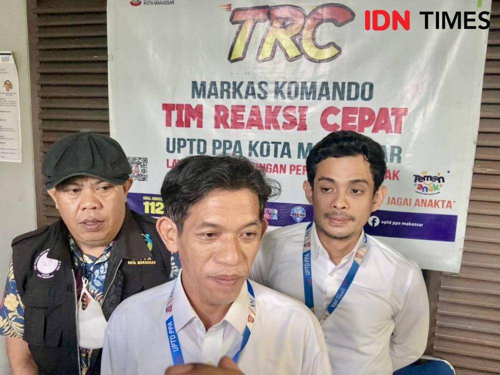 Kepala UPTD PPA Dinas PPPA Kota Makassar Muslimin Hasbullah didampingi timnya. IDN Times/ Faisal Mustafa