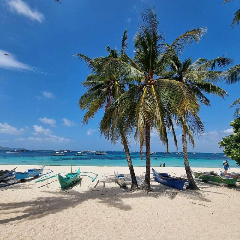 White Beach (instagram.com/teijalassi)