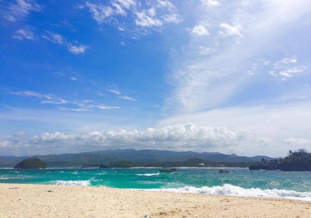Puka Shell Beach (instagram.com/tabisalad)