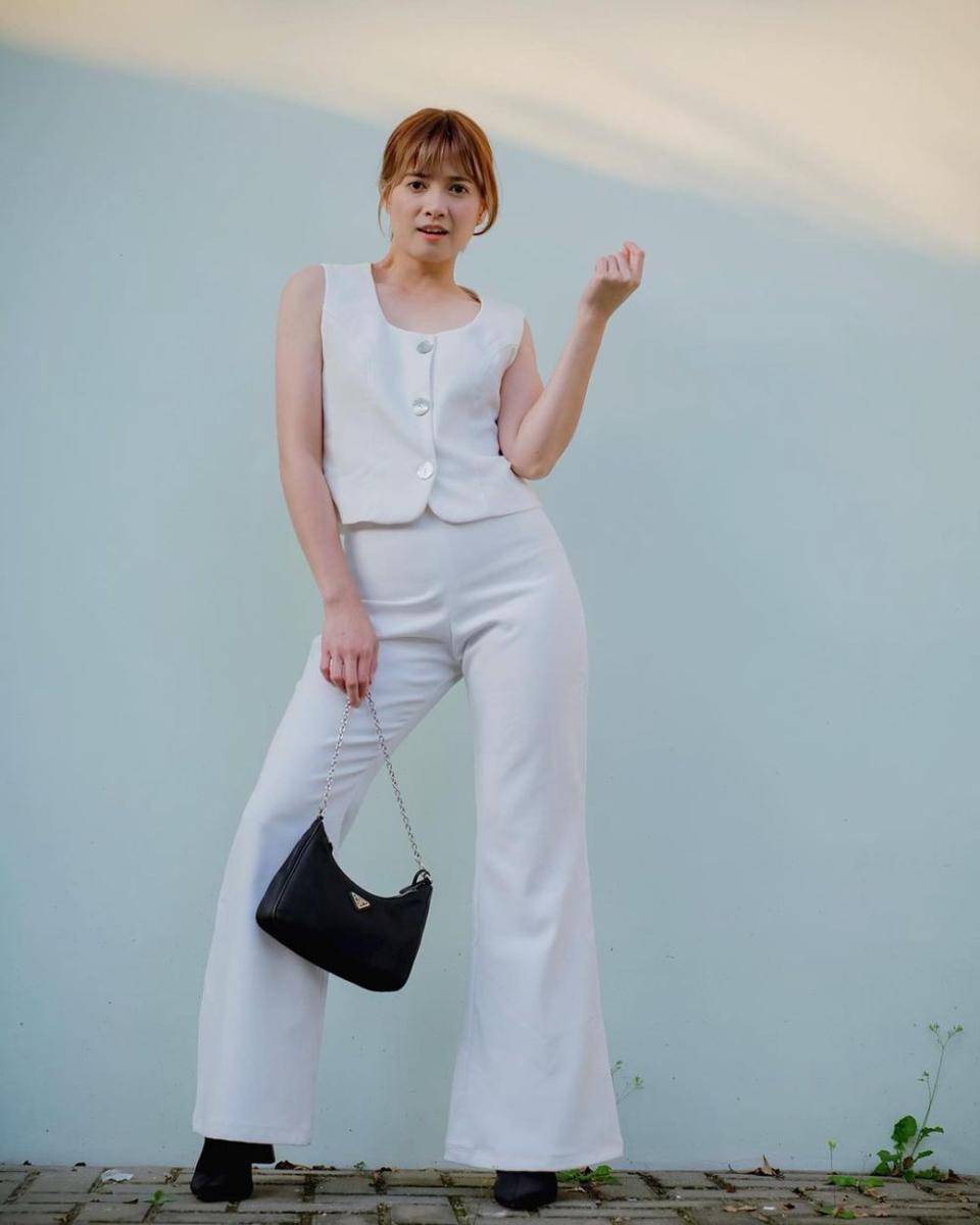 Baju pesta ala Chika Jessica (instagram.com/chikajessica88)