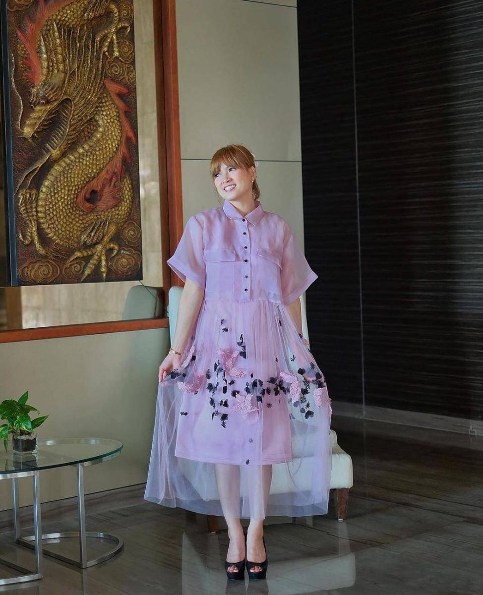Baju pesta ala Chika Jessica (instagram.com/chikajessica88)