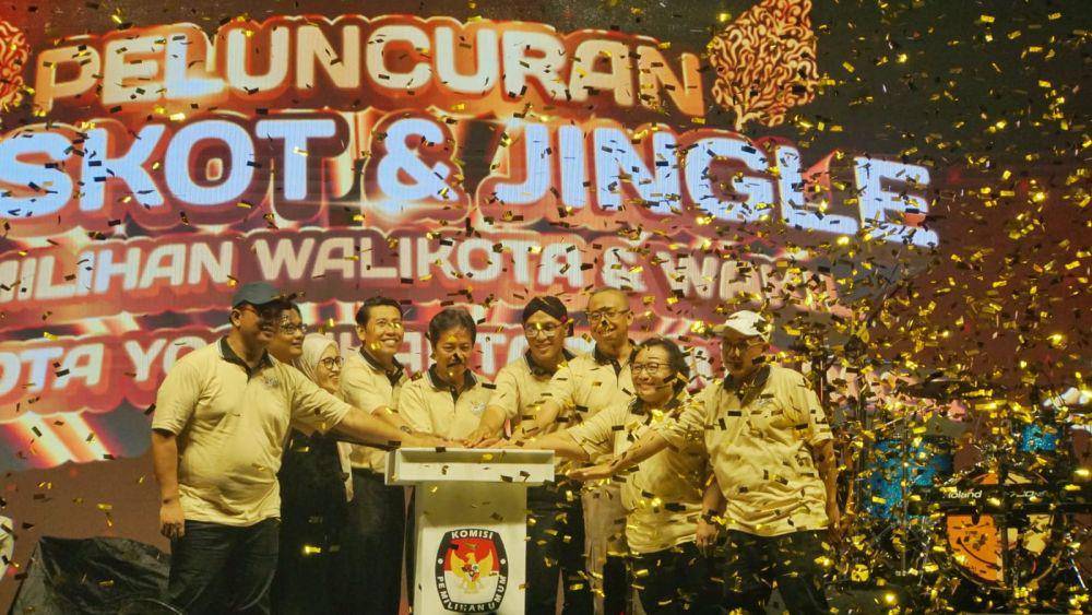 Peluncuran maskot dan jingle pemilihan Wali Kota dan Wakil Wali Kota Yogya tahun 2024 di Lapangan Kenari, Selasa (18/6/2024) malam. (Dok. Istimewa)