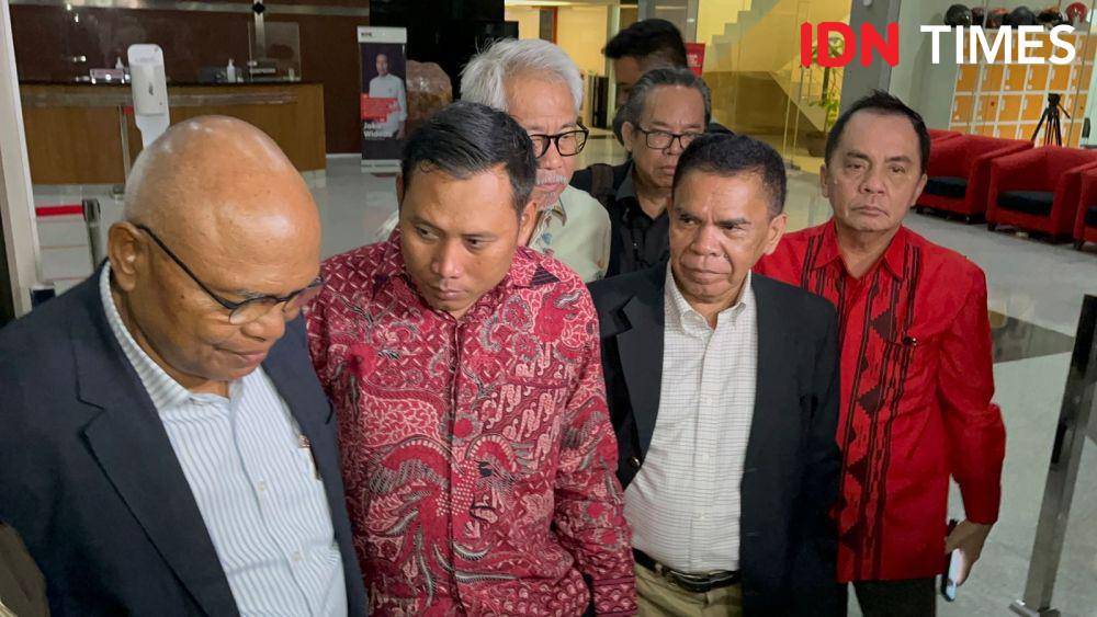 Kusnadi, Staf Sekjen PDIP Hasto Kristiyanto. (IDN Times/Aryodamar)