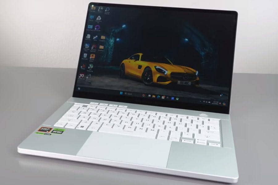 tampilan  Asus Zephyrus G14 2024 (dok. youtube.com/MobileTechReview)