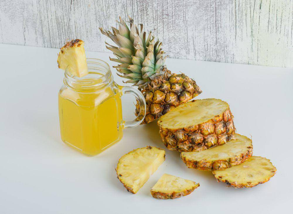 jus nanas (freepik.com/8photo)