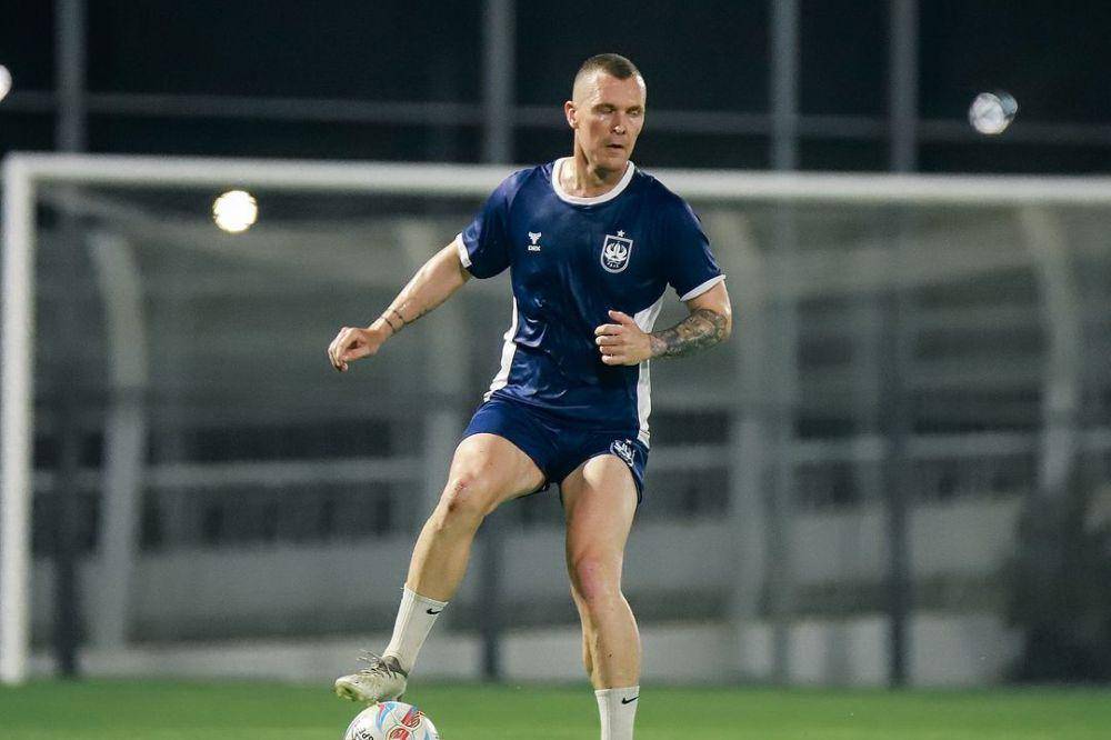 Adam Mitter (instagram.com/psisfcofficial)