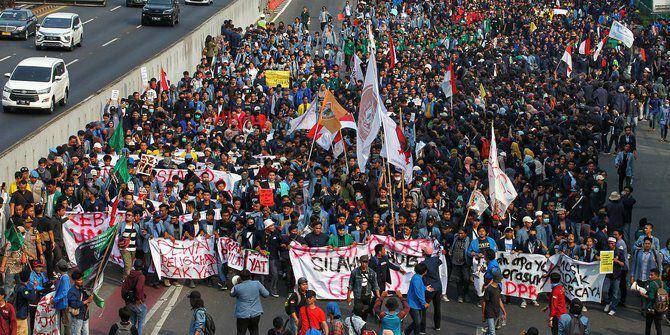Demo Mahasiswa dan buruh tolak RUU omnibus law