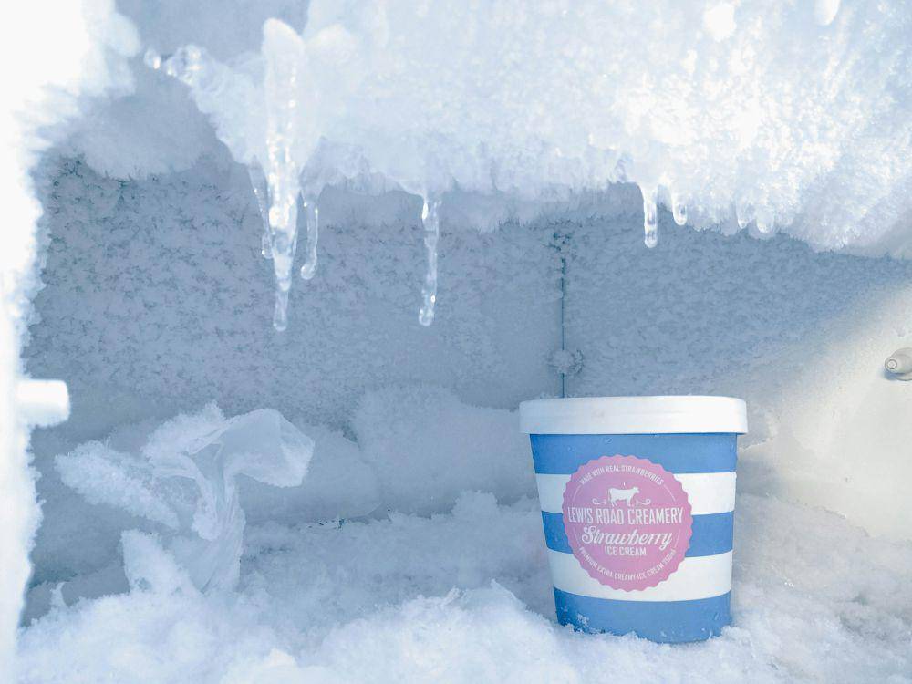 ilustrasi freezer (unsplash.com/@dev_irl)
