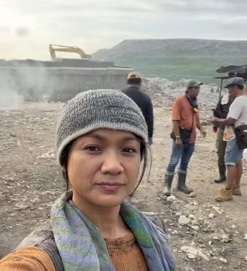 potret perjuangan Nirina Zubir syuting serial Nighmares and Daydreams di Bantar Gebang (Instagram.com/nirinazubir_)