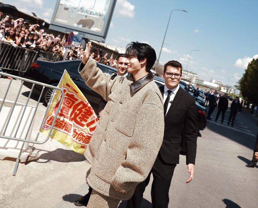 potret Win Metawin di Milan Fashion Week (instagram.con/winmetawin)