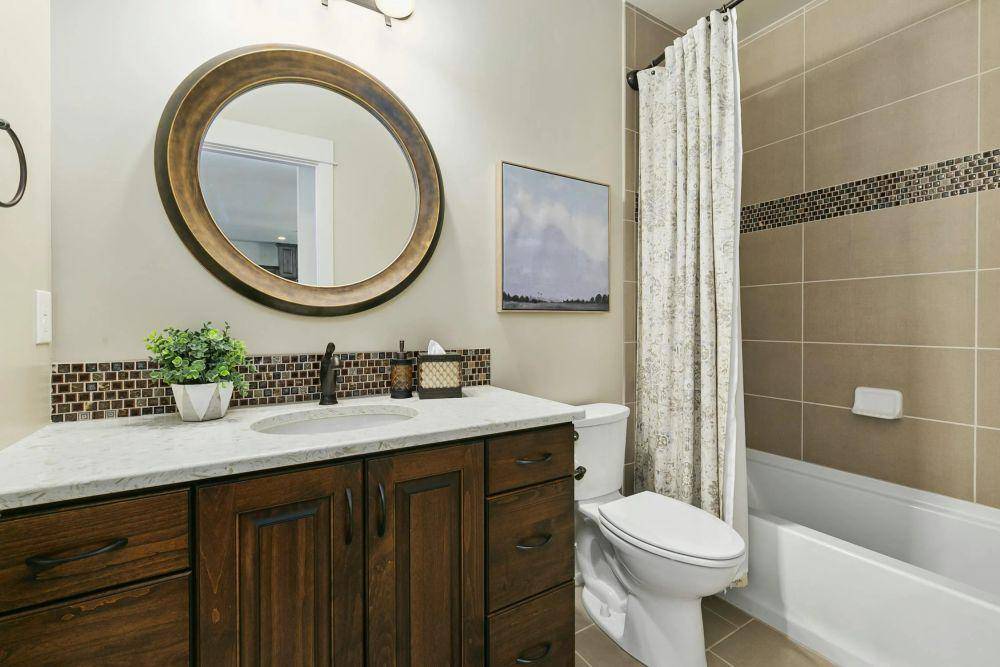 inspirasi dekorasi area meja countertop di kamar mandi (pexels.com/hi room)