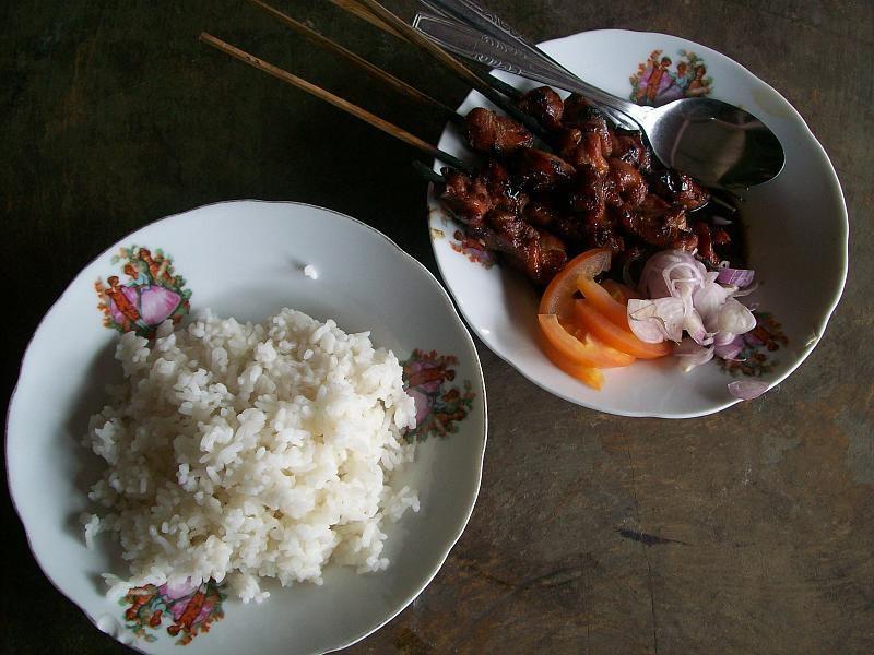 7 Tempat Makan Dekat Tugu Poci Tegal yang Enak dan Murah