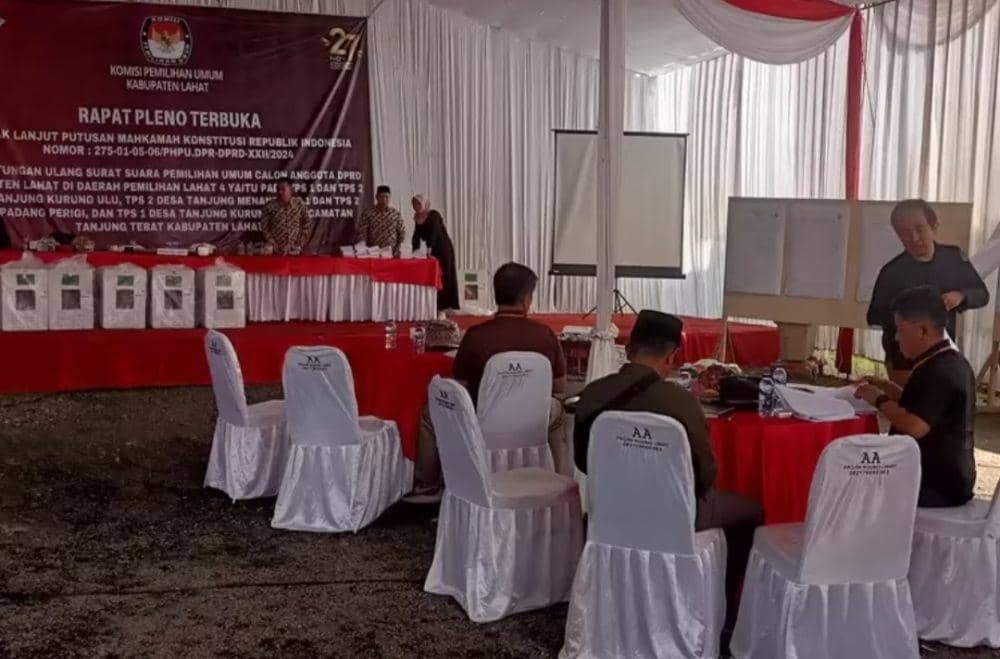 ( Suasana PSU di Kantor KPU Lahat) IDN Times/istimewa