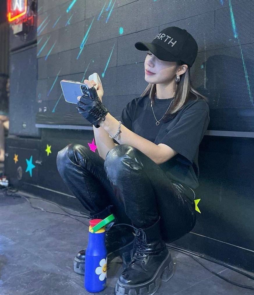 Style boyish Eunji APINK (instagram.com/artist_eunji)