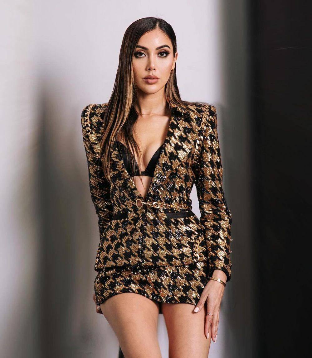 Potret Fay Asghari, Wakil Pertama Iran di Ajang Miss Universe (Instagram.com/fayasgharii)