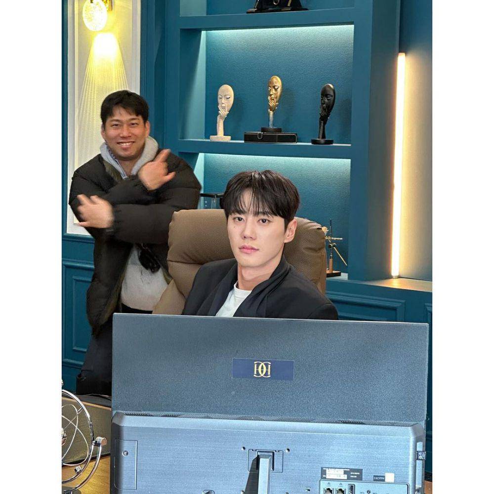 momen di balik layar drama Dreaming of a Freaking Fairytale (instagram.com/real_2junyoung)