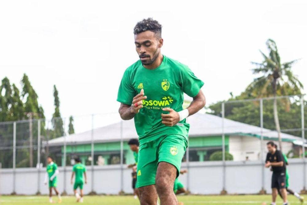 Yance Sayuri dalam sesi latihan PSM Makassar di Stadion Kalegowa Pallangga pada 22 Januari 2024. (Instagram.com/psm_makassar)