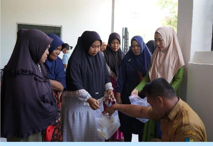 PT MNA Gelar Operasi Pasar Minyak Goreng 6.000 Liter di Batubara