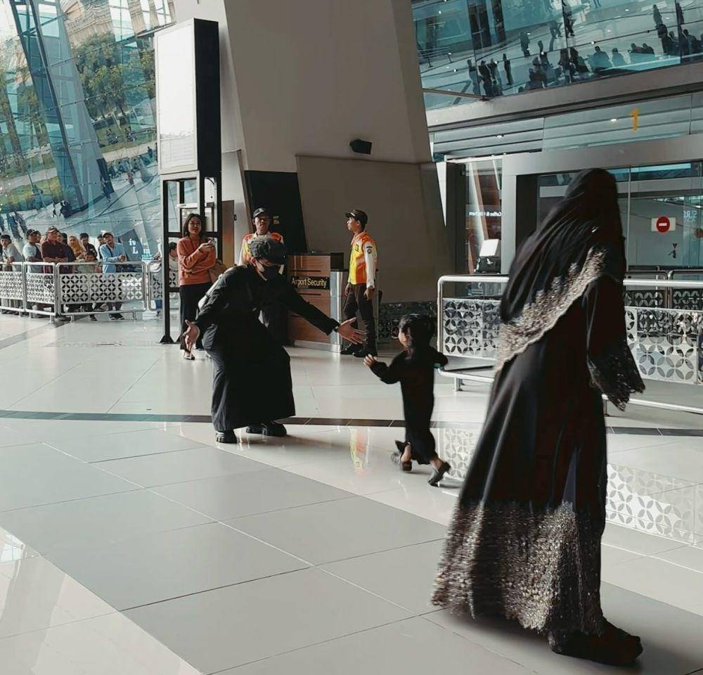 potret Atta Halilintar pulang dari haji (instagram.com/attahalilintar)