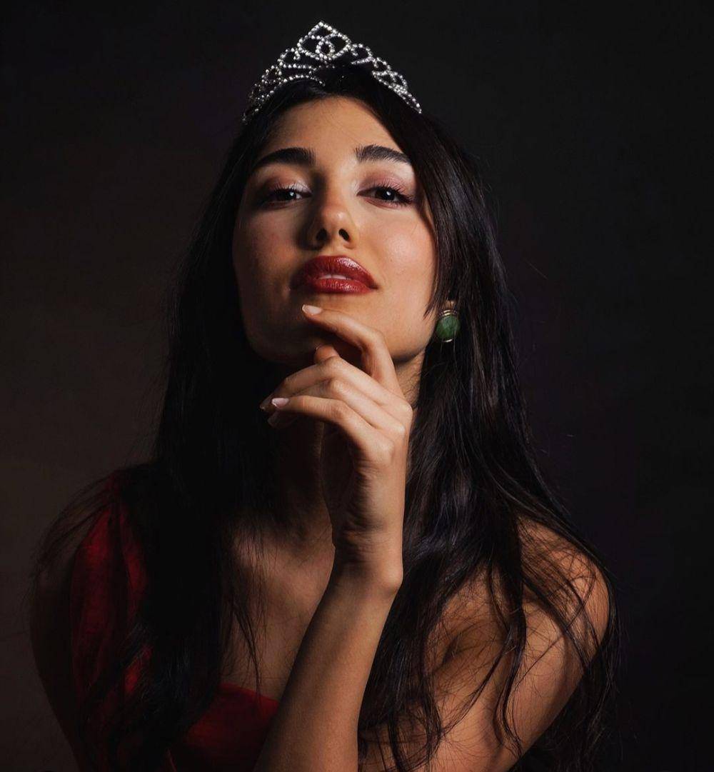 Ava Vahneshan (instagram.com/avavahneshan)