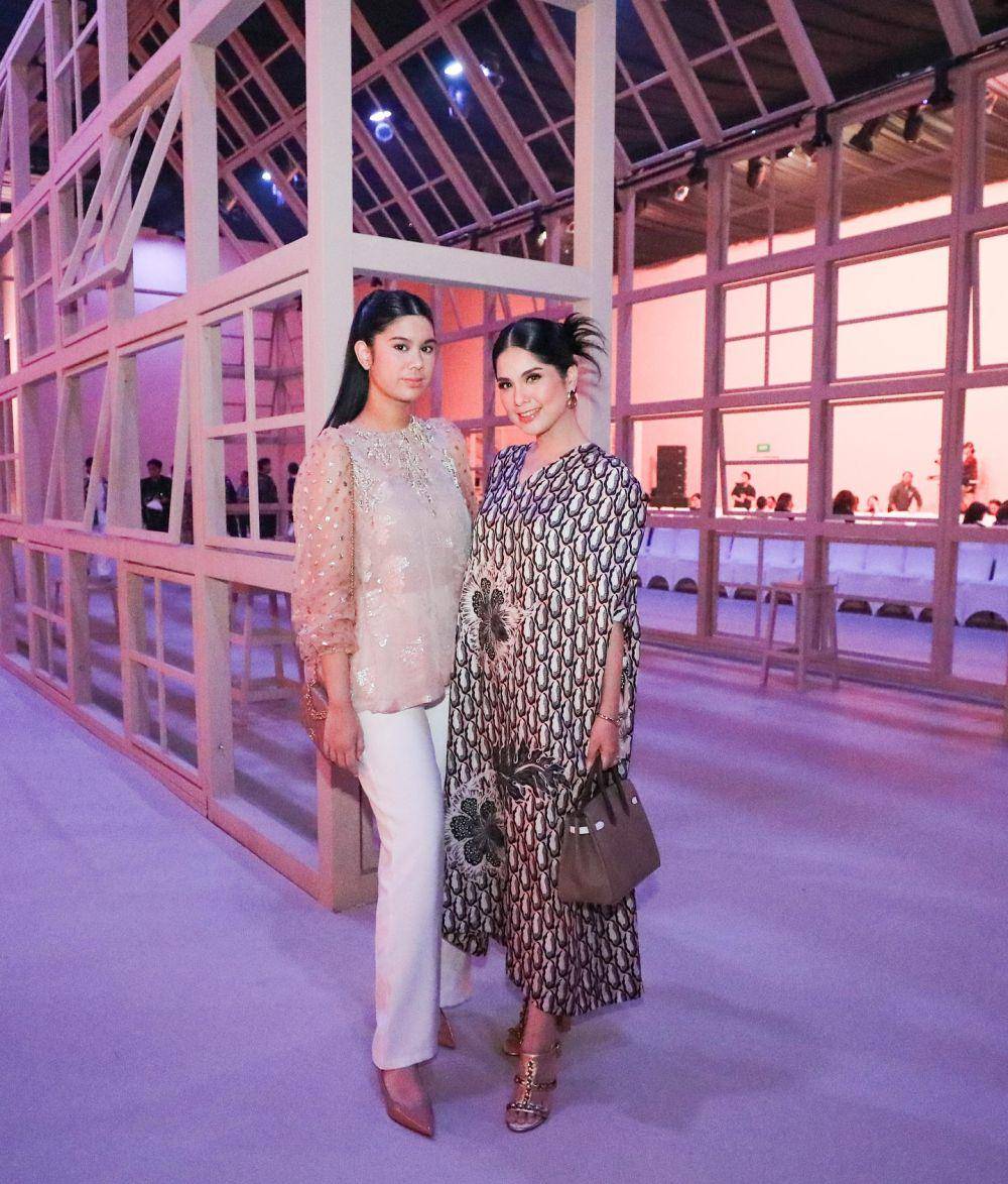 Aira Yudhoyono di fashion show (Instagram.com/annisayudhoyono)