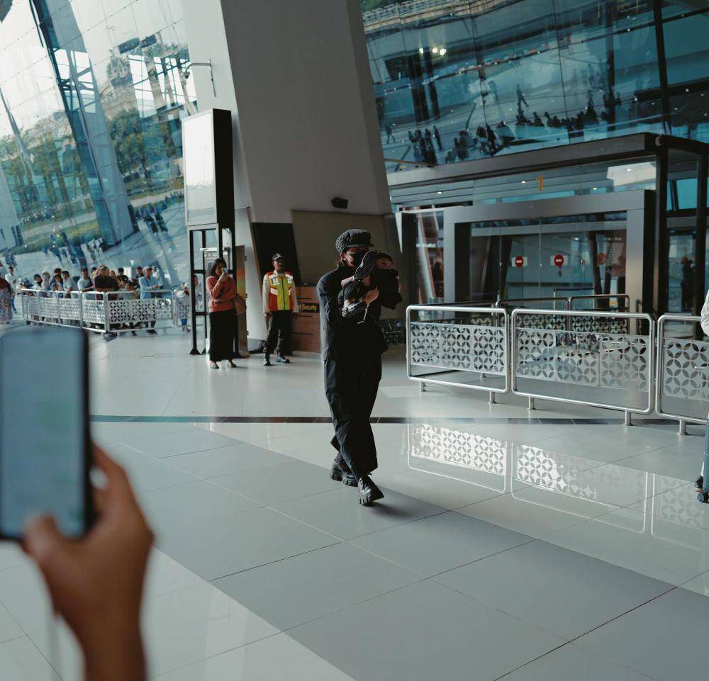 potret Atta Halilintar pulang dari haji (instagram.com/attahalilintar)
