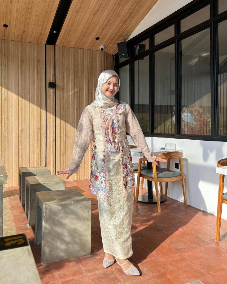 ragam outfit brokat Siska Amera (instagram.com/siskaamera)