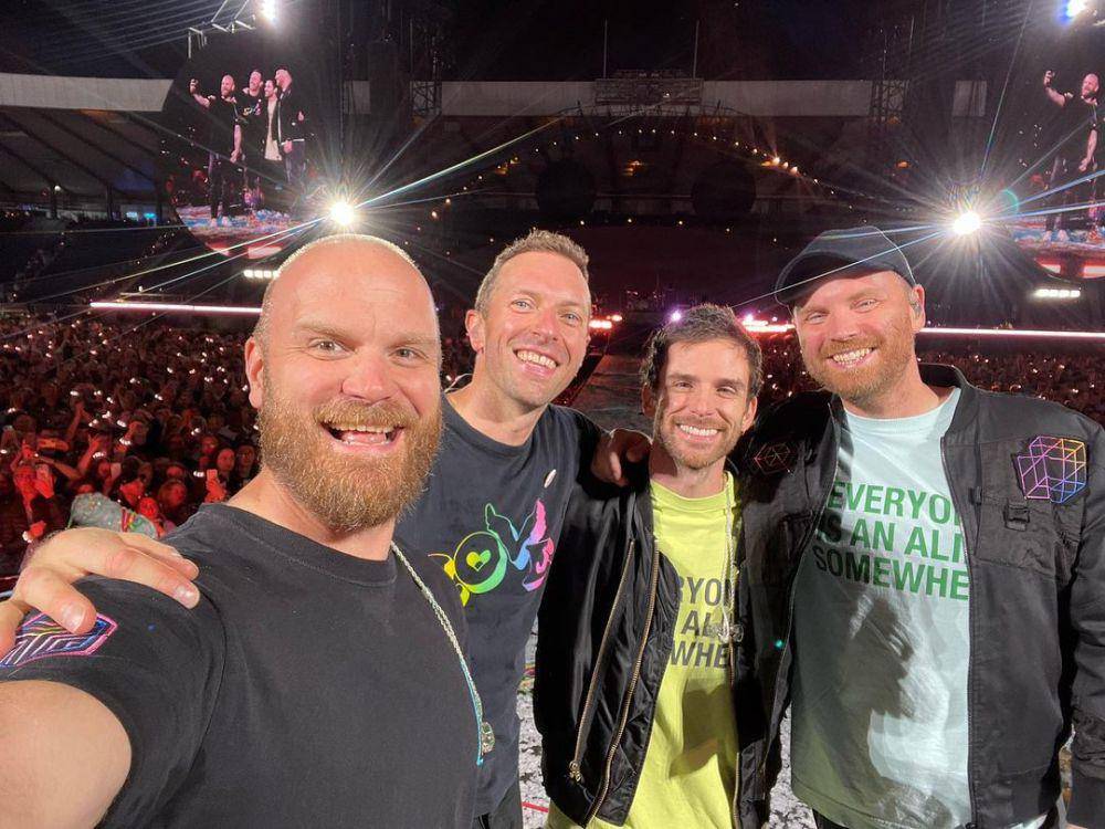 Coldplay saat sedang konser (instagram.com/coldplay)