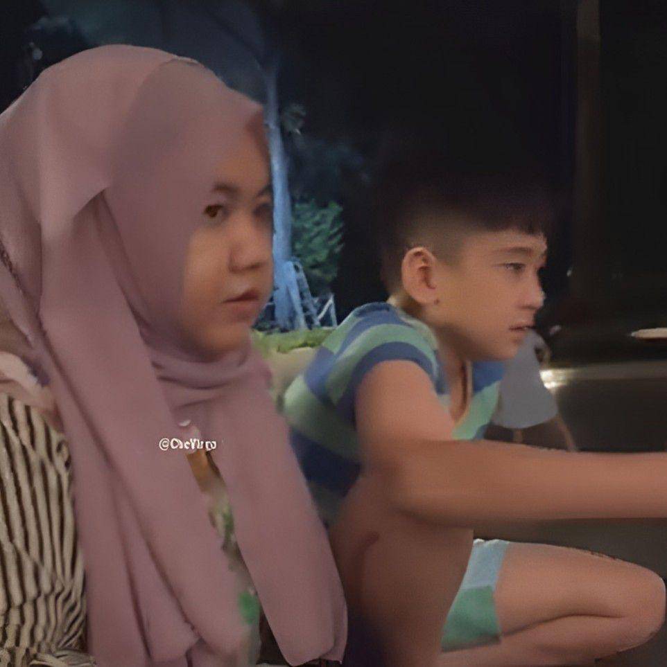 potret Rafathar dan Rayyanza bikin sate usai Idul Adha (instagram.com/chevirgo)