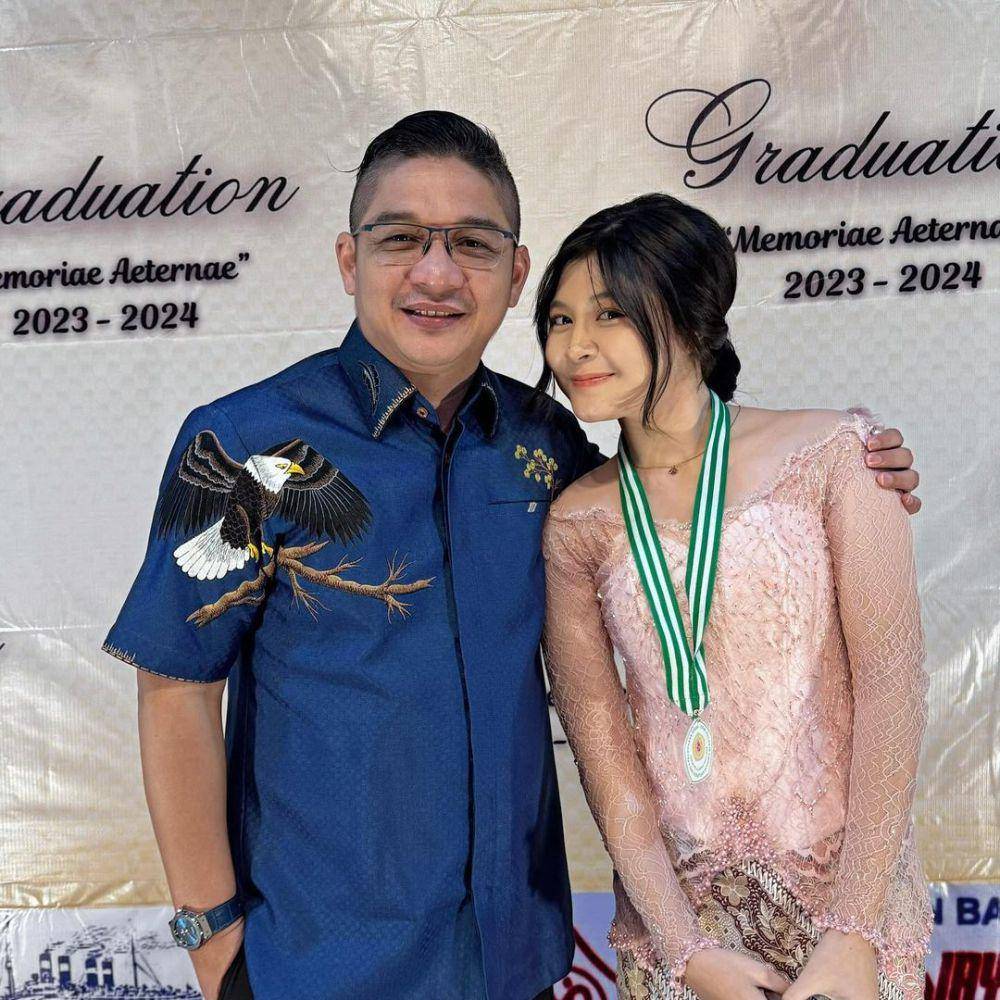 potret Pasha Ungu di wisuda sang anak (instagram.com/pashaungu_vm)