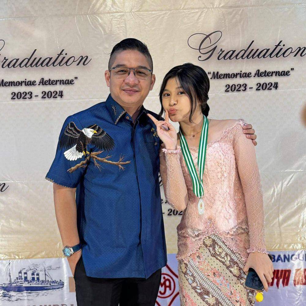 potret Pasha Ungu di wisuda sang anak (instagram.com/pashaungu_vm)