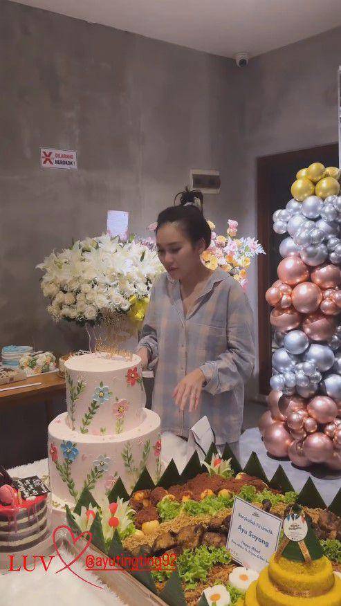ulang tahun Ayu Ting Ting (Instagram.com/ayutingting92)