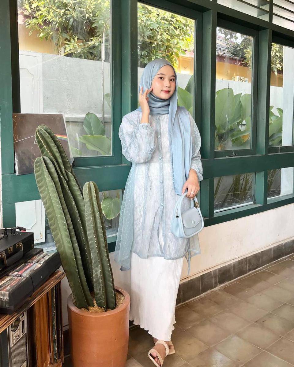 ragam outfit brokat Siska Amera (instagram.com/siskaamera)
