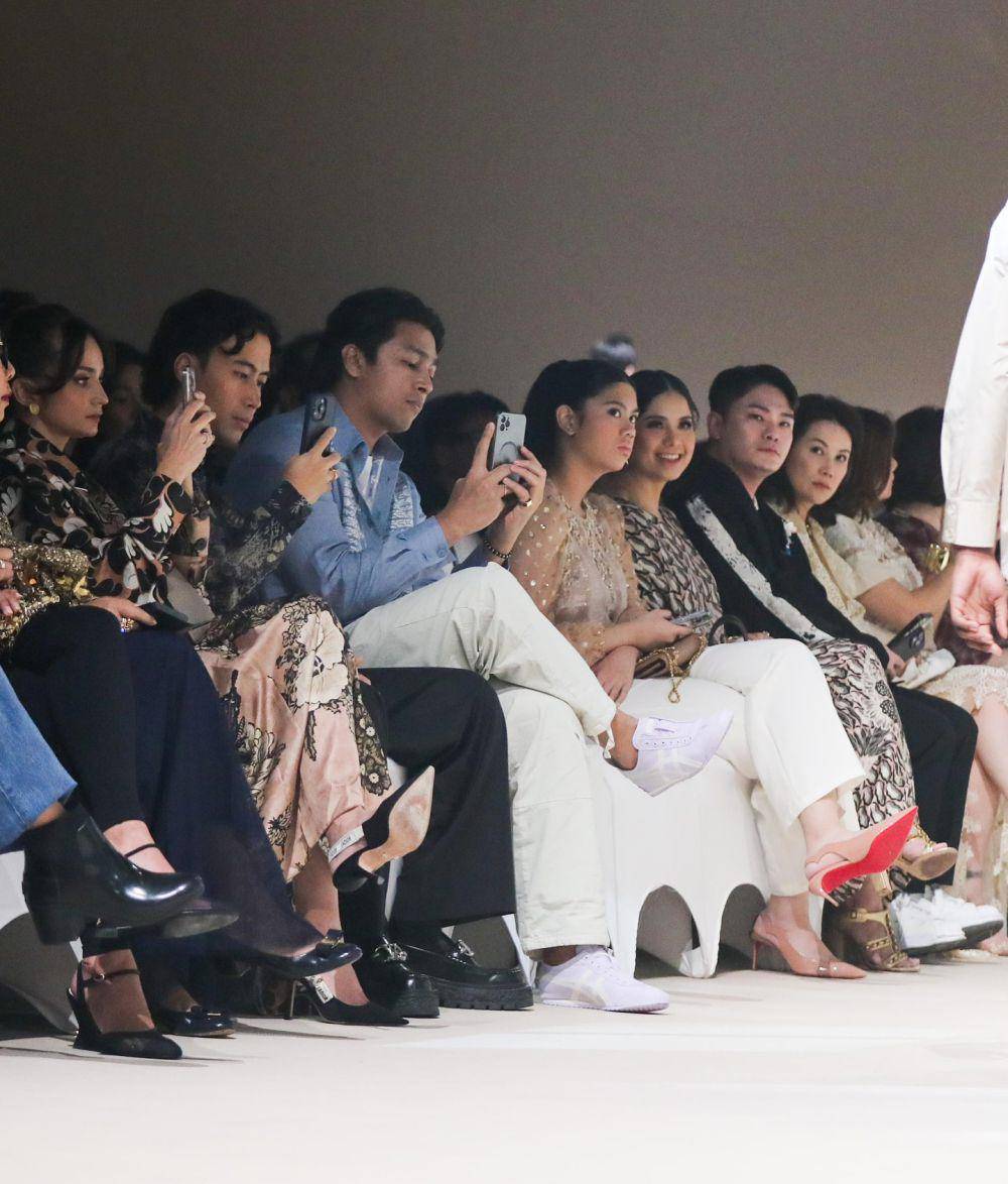 Aira Yudhoyono di fashion show (Instagram.com/annisayudhoyono)