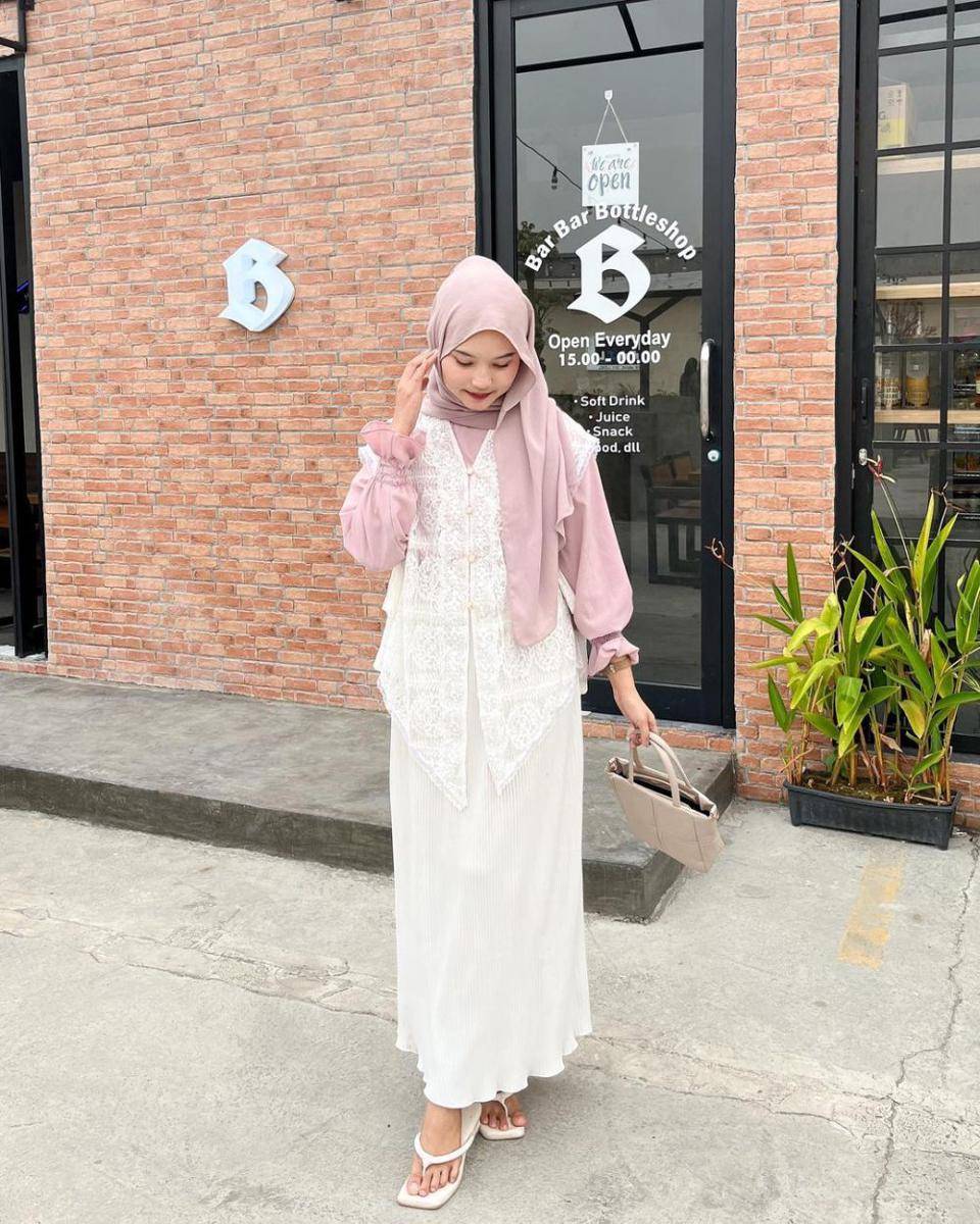 ragam outfit brokat Siska Amera (instagram.com/siskaamera)