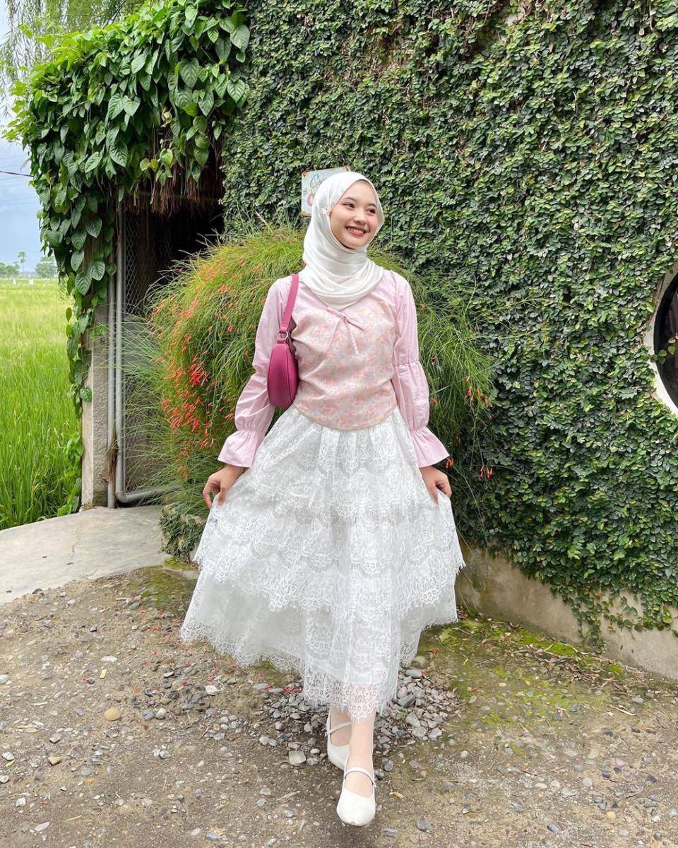 ragam outfit brokat Siska Amera (instagram.com/siskaamera)