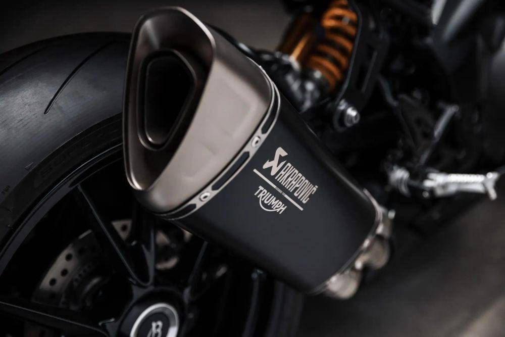 Knalpot Speed Triple 1200 RR Limited Edition dari Triumph dan Breitling. (Triumphmotorcycles.jp)
