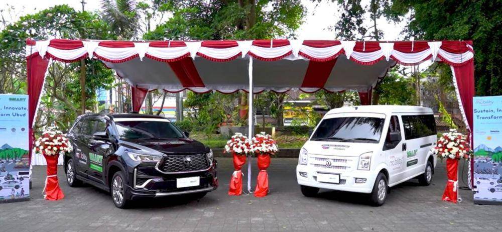 Kendaraan hybrid dan listrik sebagai transportasi (Toyota)