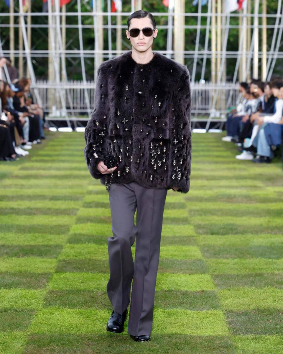 Louis Vuitton Menswear S/S '25 di Paris Fashion Week 2024 (dok. Louis Vuitton)