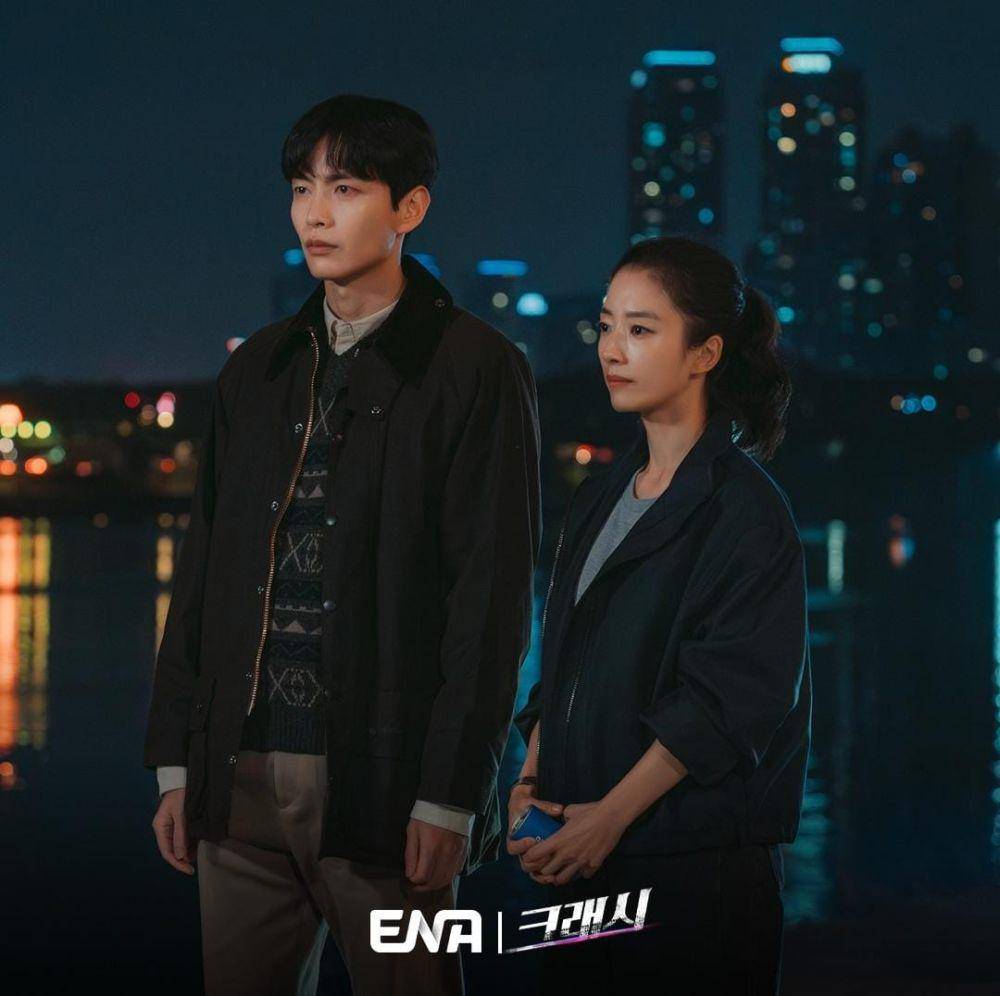 Lee Min Ki dan Kwak Sun Young di drama Crash (instagram.com/channel.ena.d)
