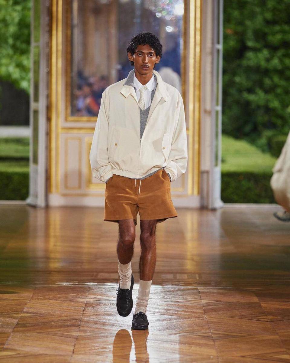 AURALEE S/S '25 di Paris Fashion Week Menswear 2024 (instagram.com/auralee_tokyo)