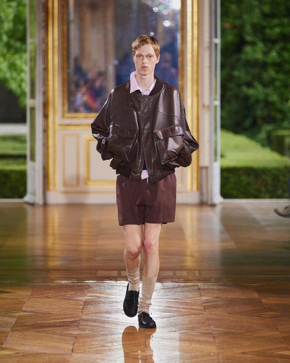 AURALEE S/S '25 di Paris Fashion Week Menswear 2024 (instagram.com/auralee_tokyo)