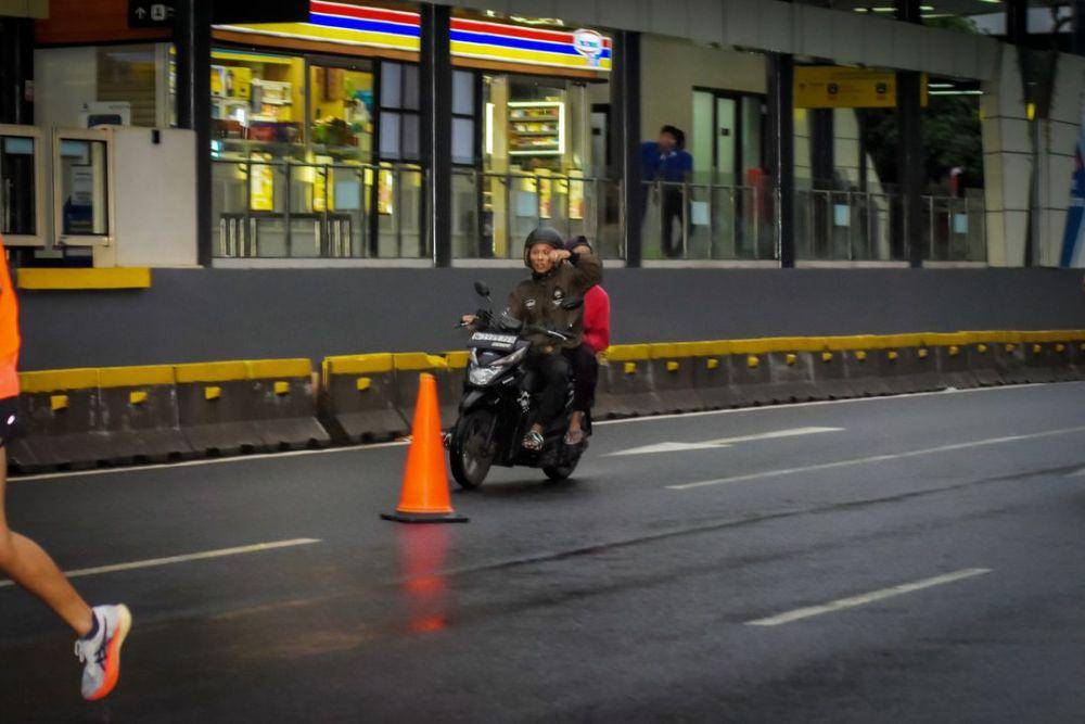 Jambret tertangkap kamera saat beraksi di CFD pada Minggu (16/6/2024). (Instagram.com/asnanfoto)
