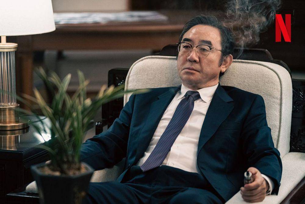 cuplikan Kim Hong Pa di drakor The Whirlwind (instagram.com/netflixkr)
