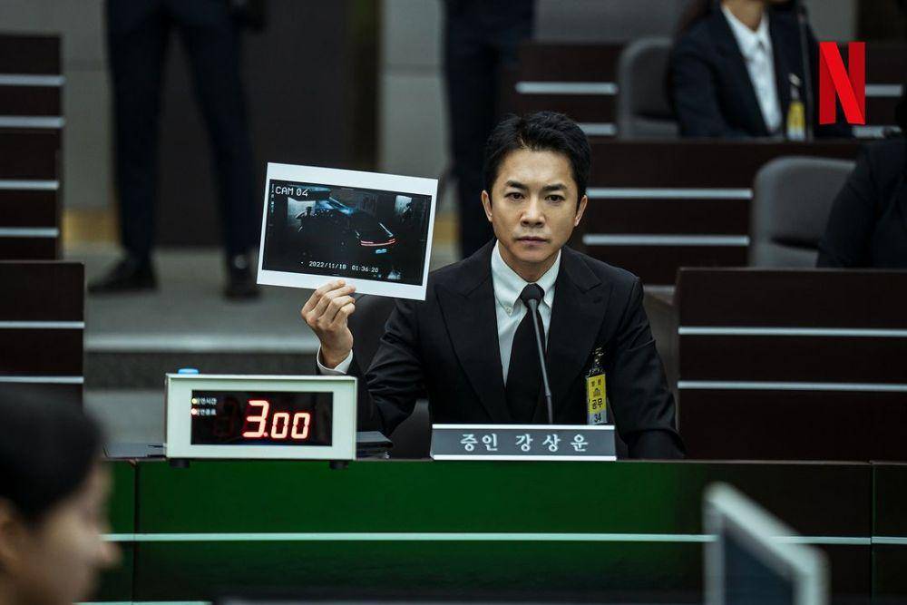 cuplikan Kim Young Min di drakor The Whirlwind (instagram.com/netflixkr)
