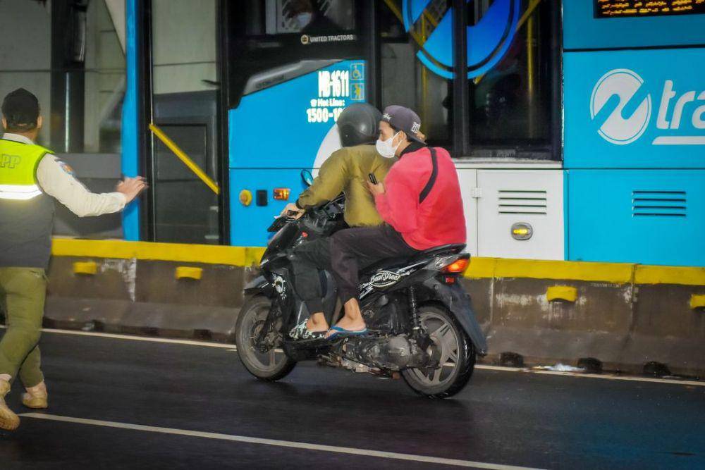 Jambret tertangkap kamera saat beraksi di CFD pada Minggu (16/6/2024). (Instagram.com/asnanfoto)