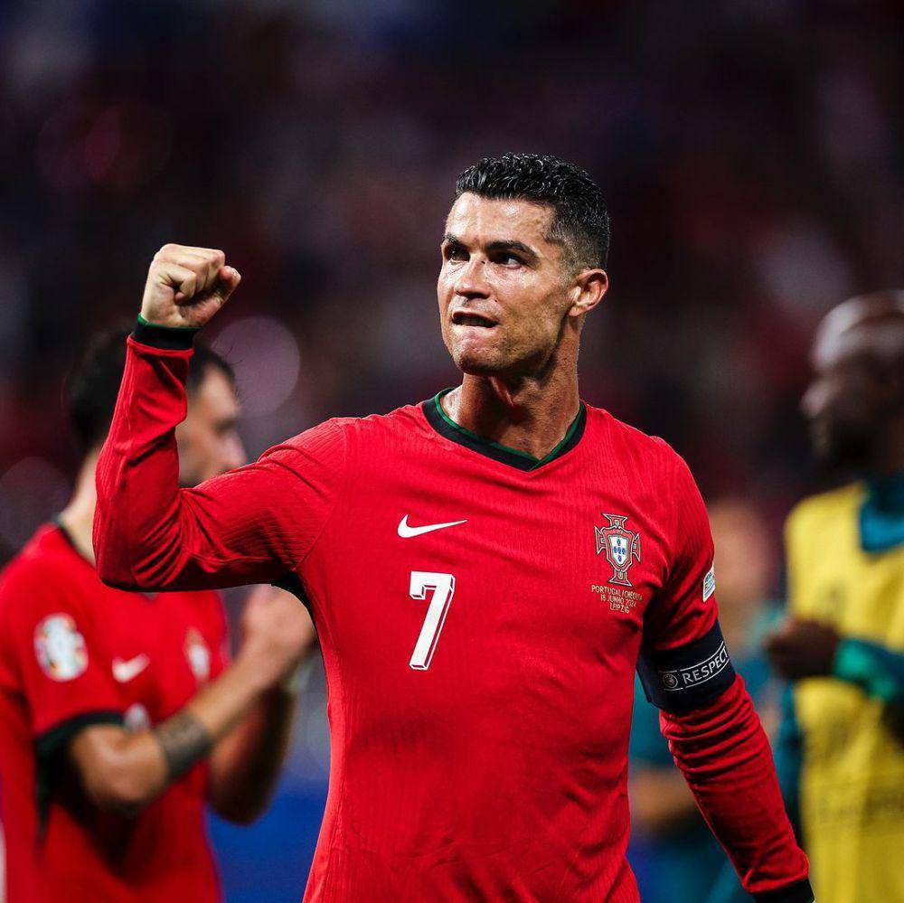 Cristiano Ronaldo (instagram.com/cristiano)