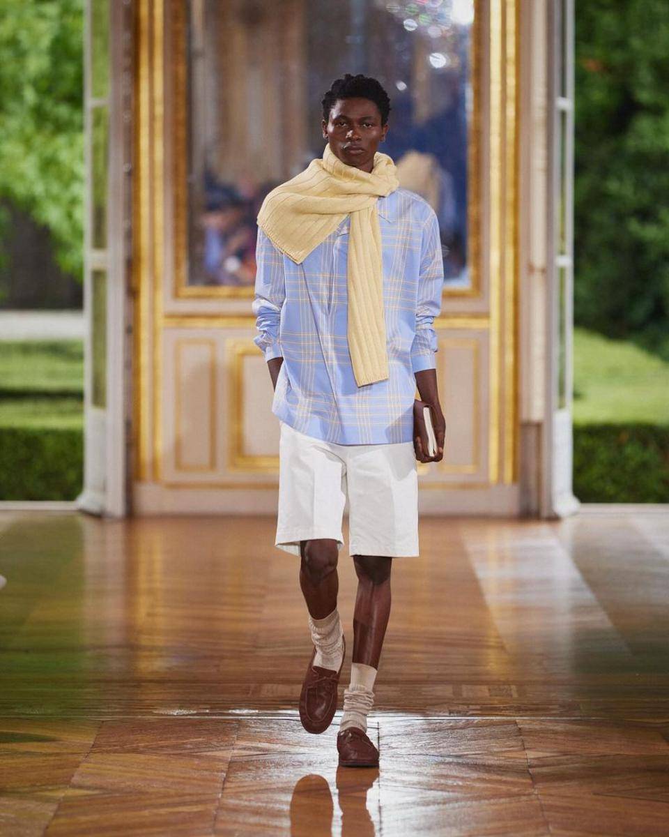 AURALEE S/S '25 di Paris Fashion Week Menswear 2024 (instagram.com/auralee_tokyo)