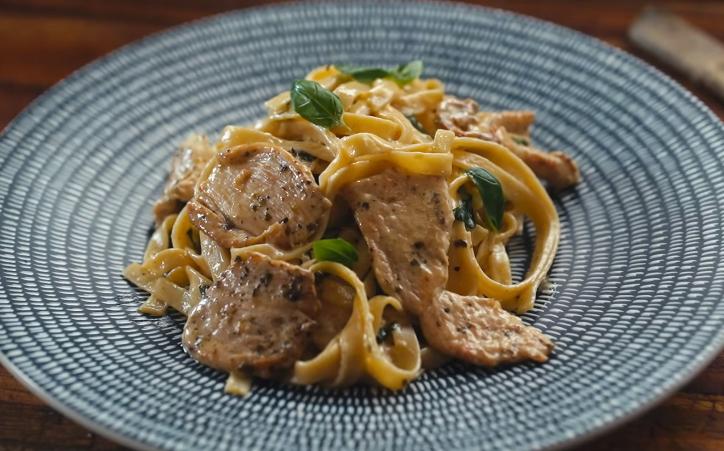 Resep Garlic Cream Chicken Fettuccine, Pasta Rasa Krim Bawang Putih