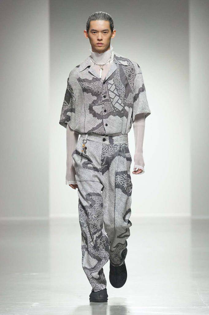 Feng Chen Wang S/S '25 di Paris Fashion Week Menswear 2024 (instagram.com/runwaymenn)